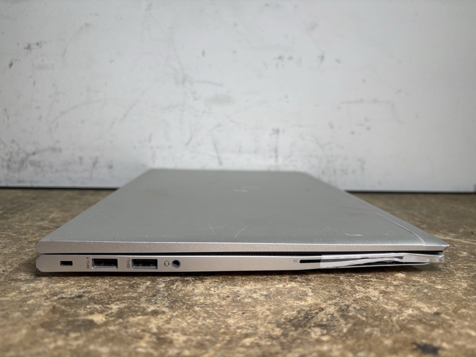 HP EliteBook 840 G8 14" Laptop i5-1135G7 @2.4GHz No RAM No HDD/Battery "Read"