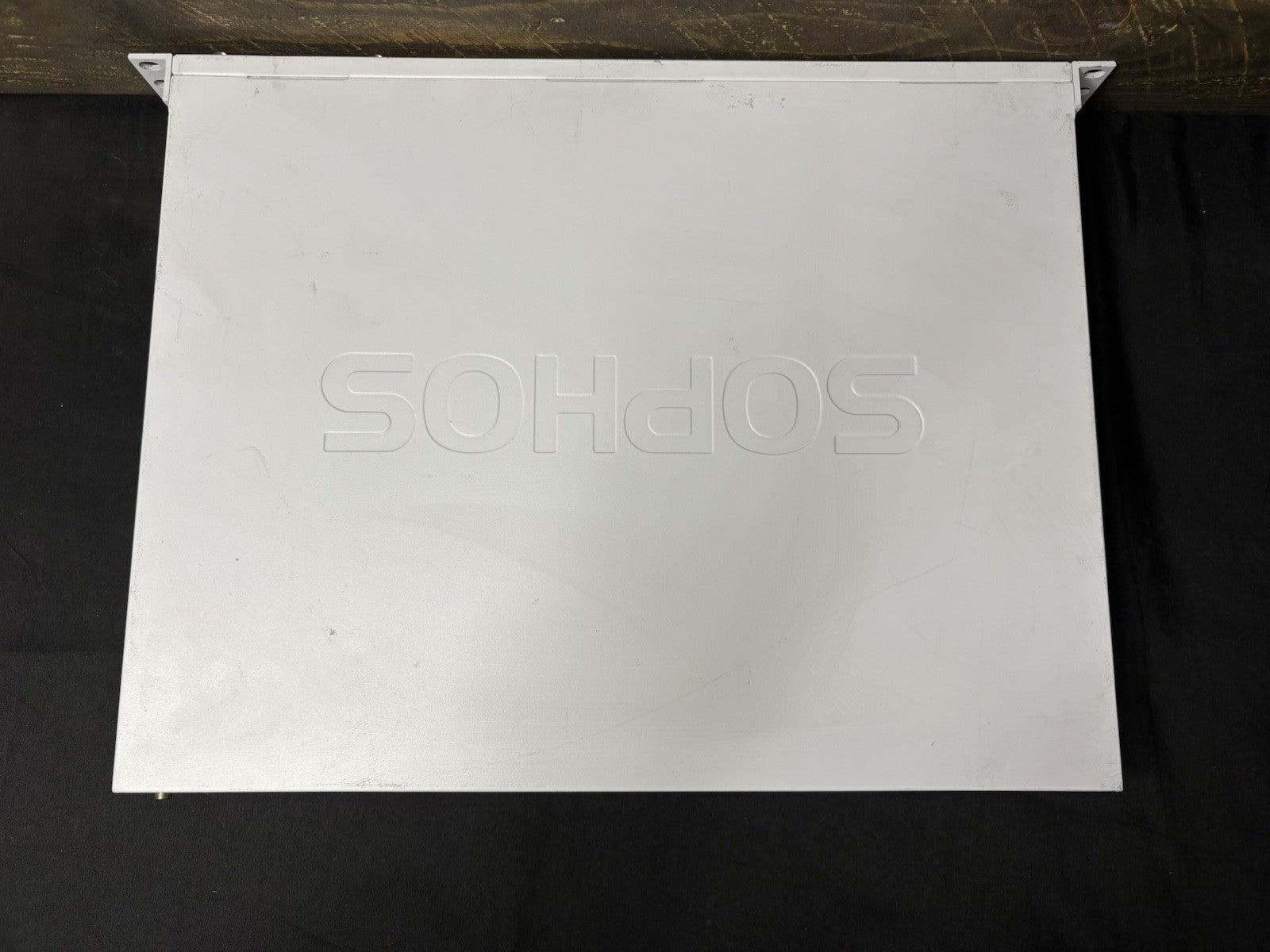 Sophos XG210 Rev.3 Network Security Firewall Appliance with Rack Ears