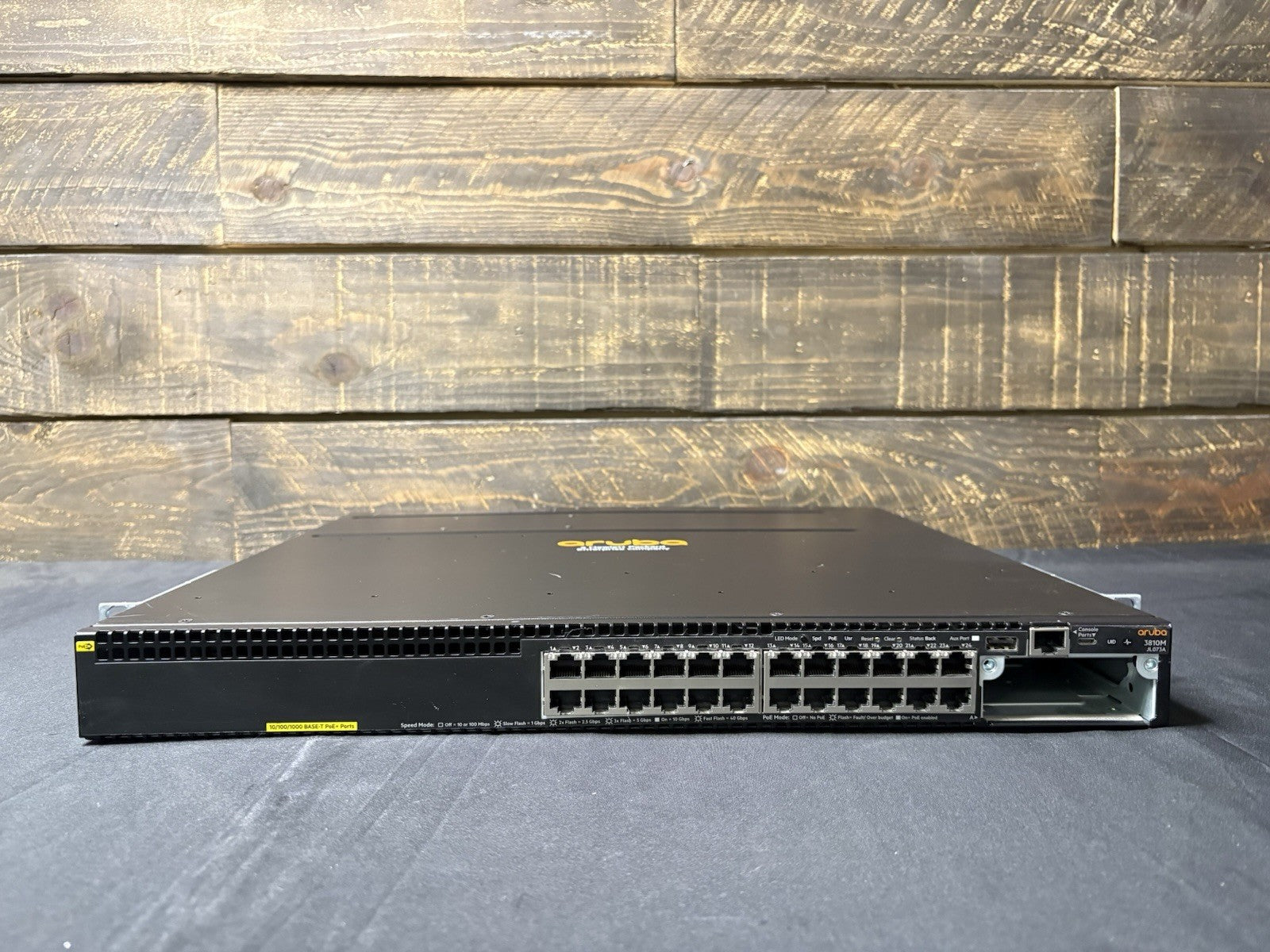 HP Aruba JL073A 3810M 24G POE+ 1-Slot Switch & 4-port stacking module *No PSU