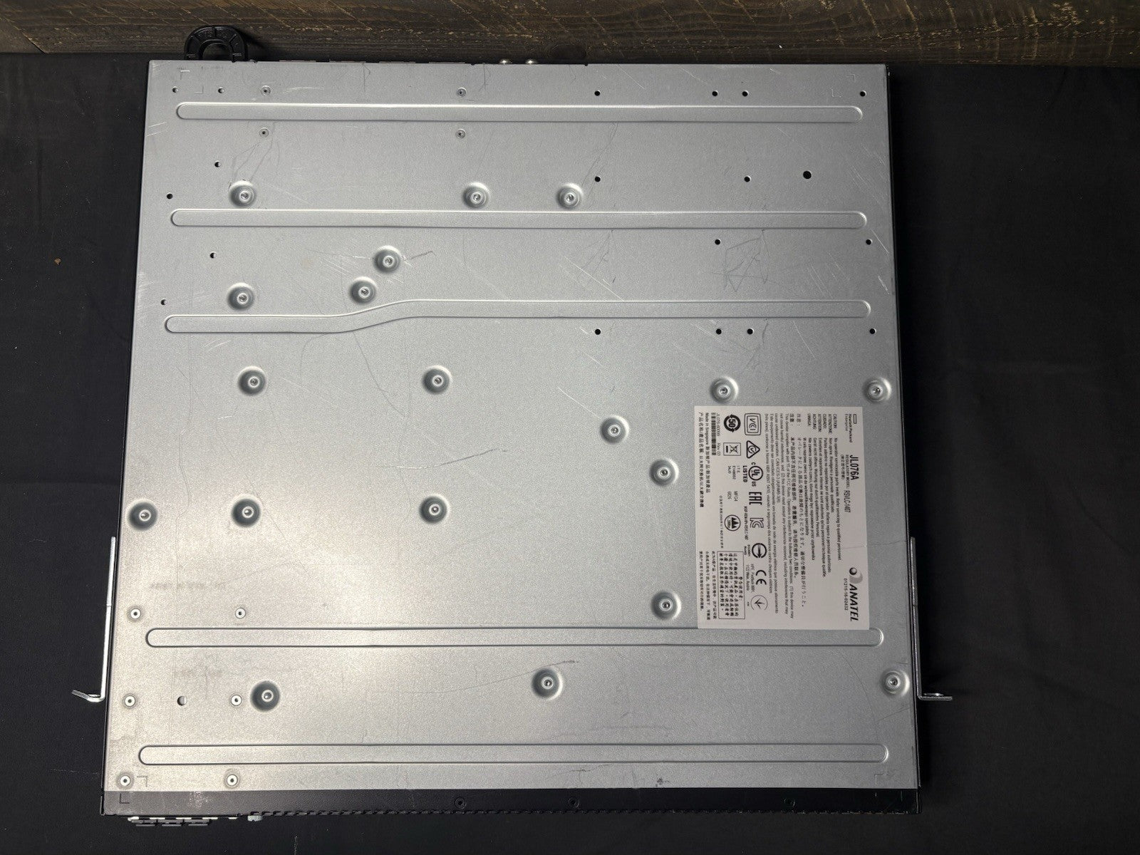 Aruba JL076A 3810M RSVLC-1407 HPE Smart Rate PoE+ 1-Slot Switch No PSU w/ jl083A