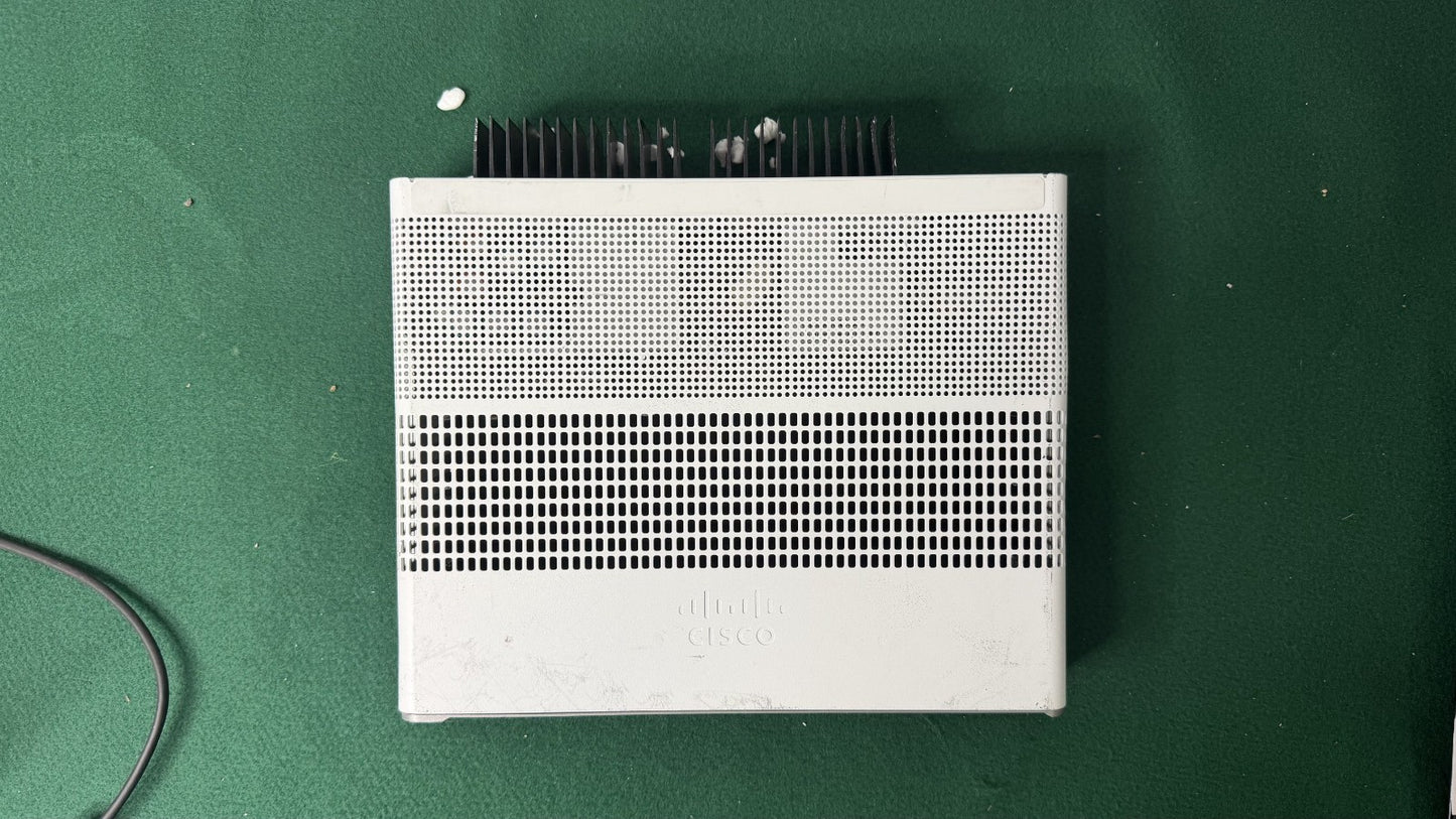 Cisco WS-C2960CX-8PC-L Switch 8-Port- READ