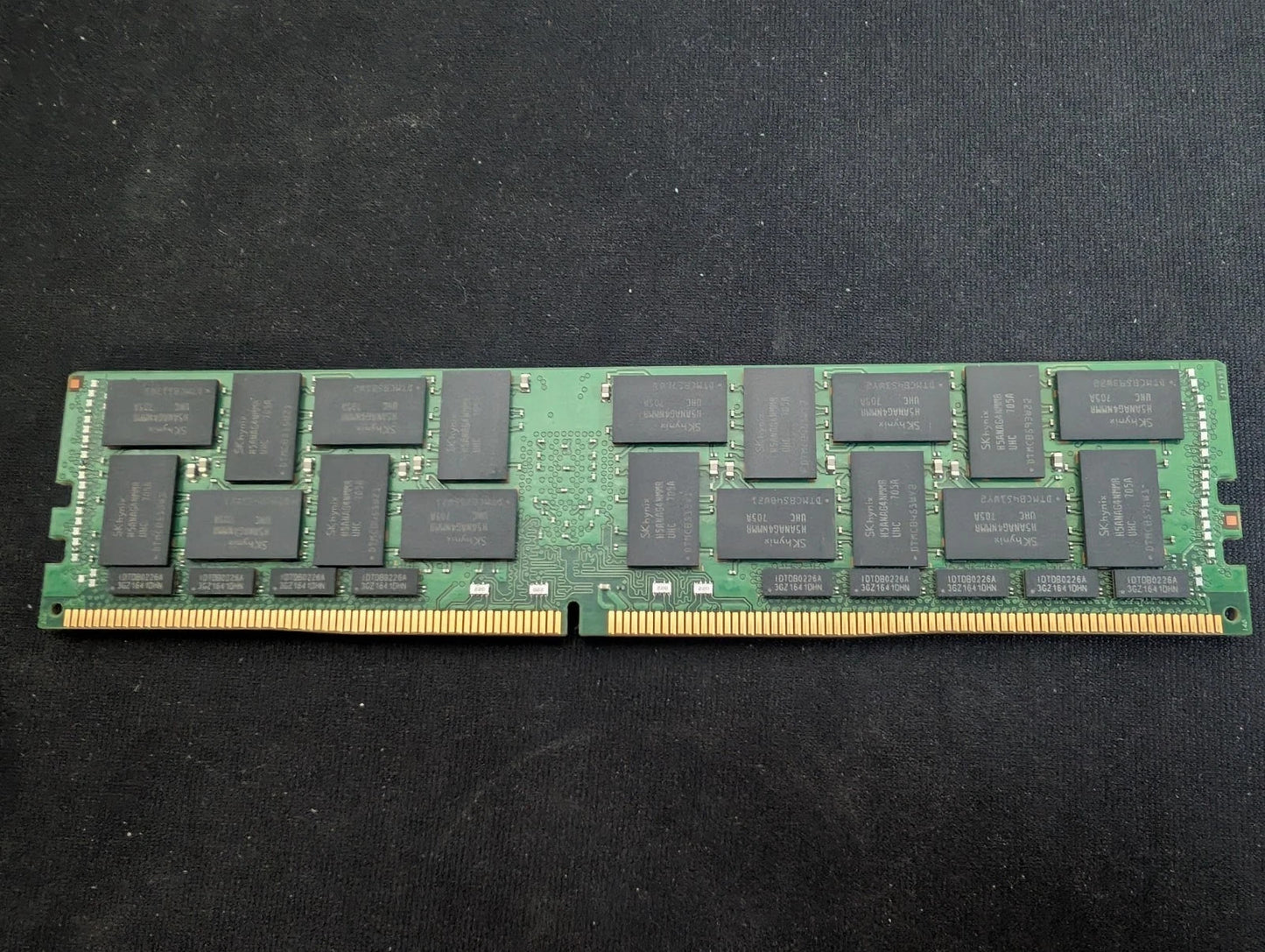 SK HYNIX 64GB PC4-2400T LRDIMM HMAA8GL7MMR4N-UH Memory modules