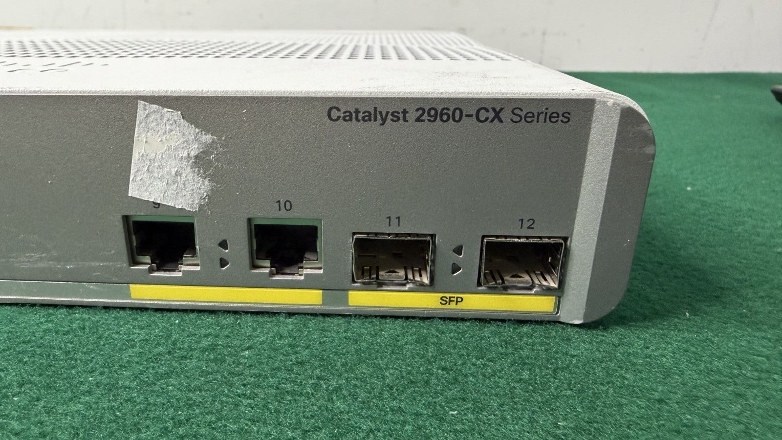 Cisco WS-C2960CX-8PC-L Switch 8-Port- READ