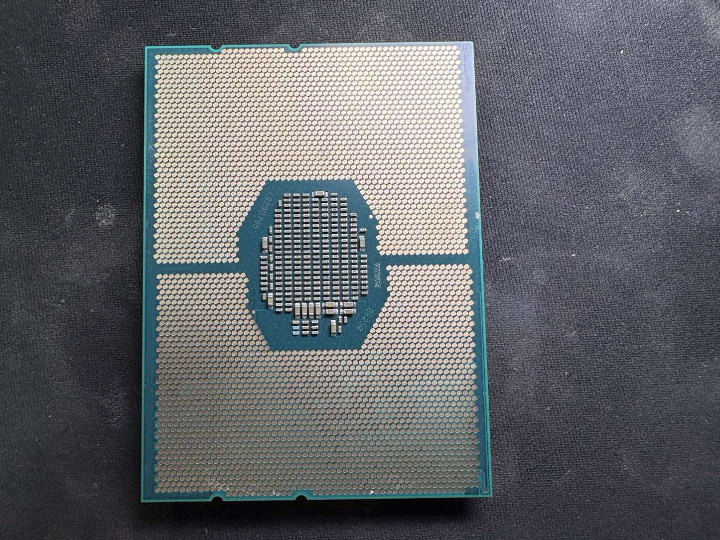 SRFBA Intel Xeon Silver 4215 8-Core 2.50GHz 11MB 85W FCLGA3647 Processor