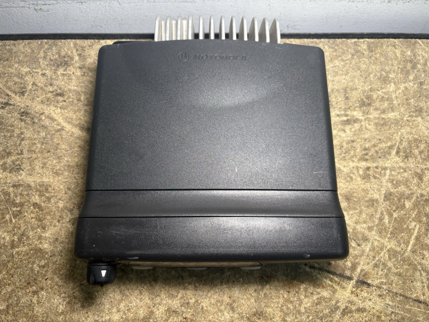 Motorola Mobile Two-Way Radio AAM25KHD9AA2AN Control Head GCN6113C