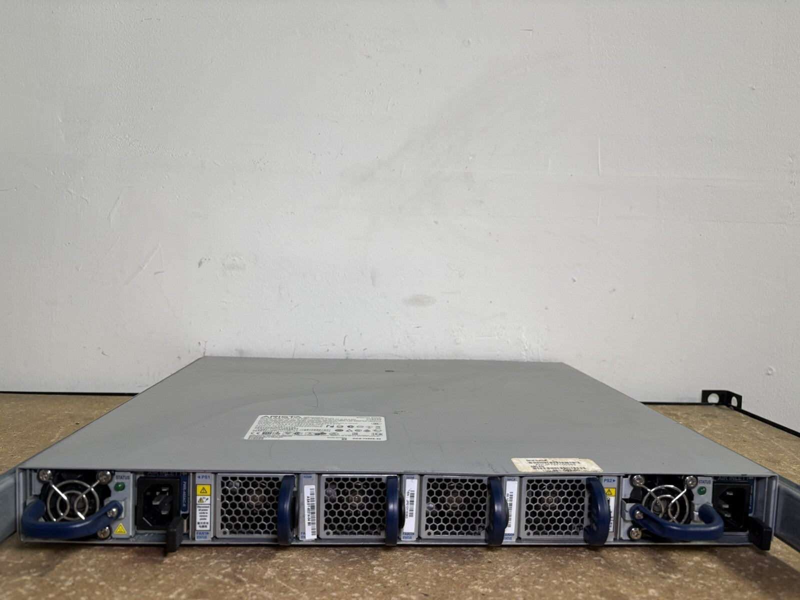 Arista DCS-7050S-52-R 52-Port 10GbE SFP+ Layer 3 Switch R-F Airflow Dual PSU