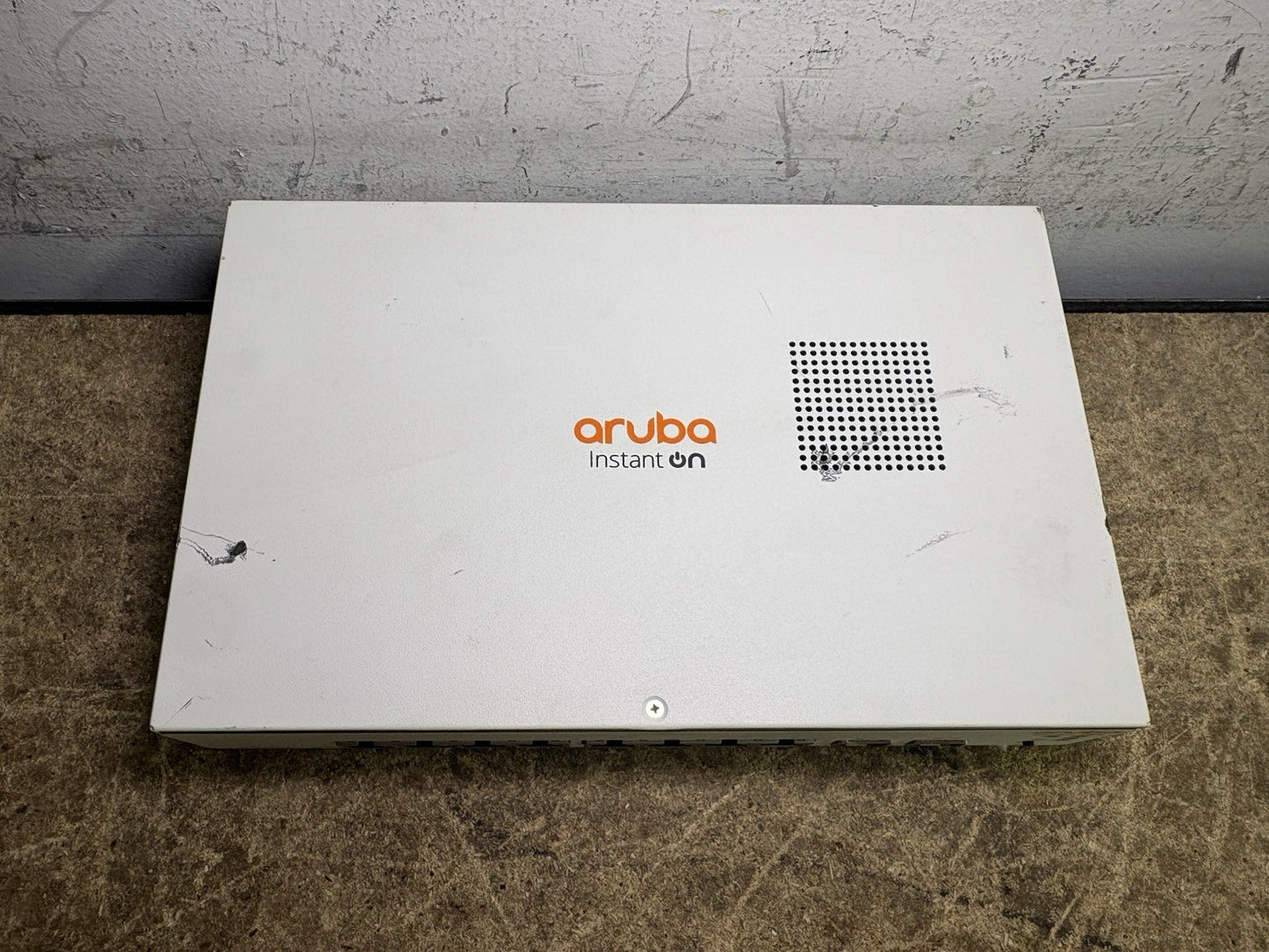 HPE Aruba JL680A Instant On 1930 8-Port GE Smart Switch 8G 2SFP