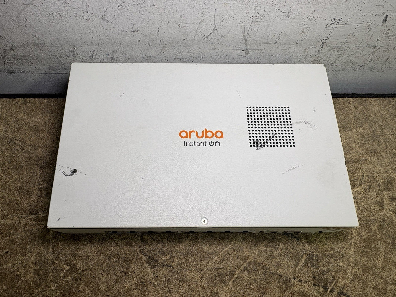 HPE Aruba JL680A Instant On 1930 8-Port GE Smart Switch 8G 2SFP
