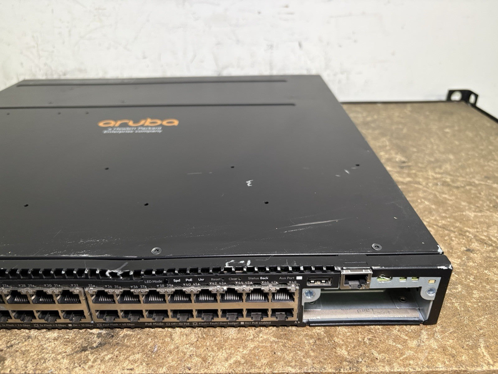 Aruba JL076A 3810M 40G 8 HPE Smart Rate PoE+ w/ JL084A Stacking Module*Cosmetic