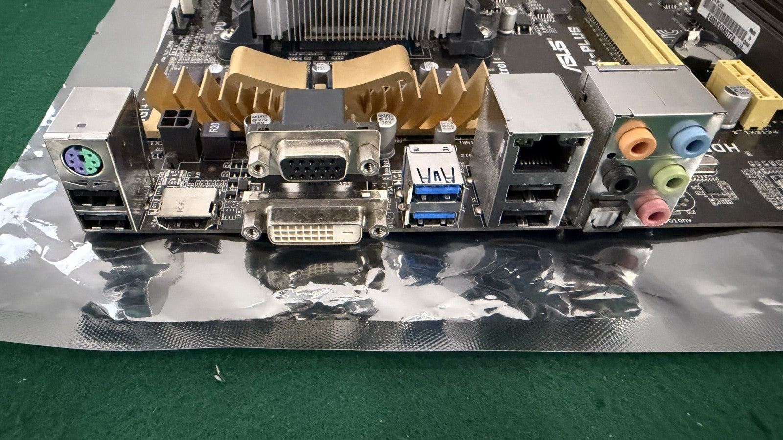 ASUS A88X-PLUS Mobo + AMD A8-7600 CPU W/HEATSINK FAN