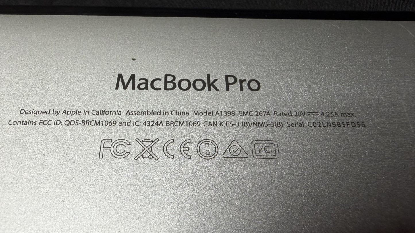 Apple MacBook Pro A1398 2013 15" intel core i7 8GB RAM 250GB SSD