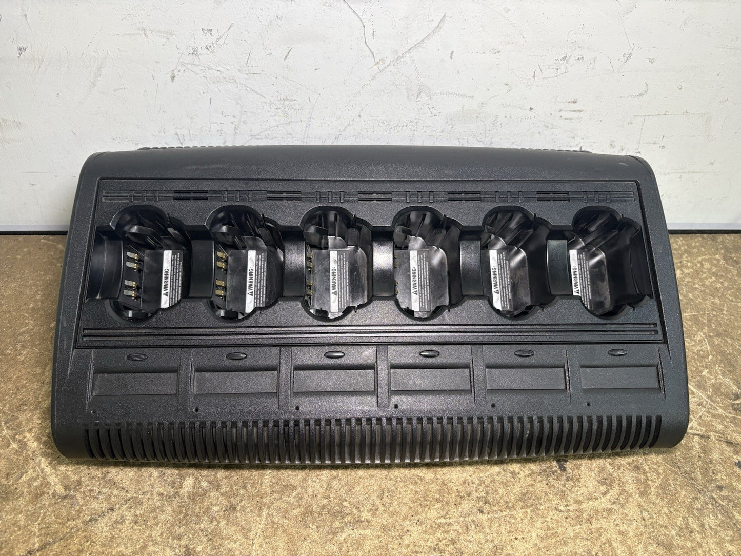Motorola IMPRES WPLN4121BR Multi-Unit Bank Charger MTS2000 HT1000 XTS5000