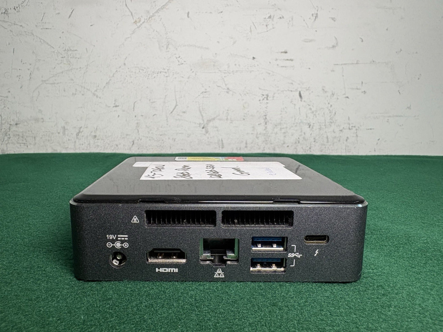 Intel NUC7i5BNH Core i5-7260U 2.2GHz 8GB RAM 128GB SSD