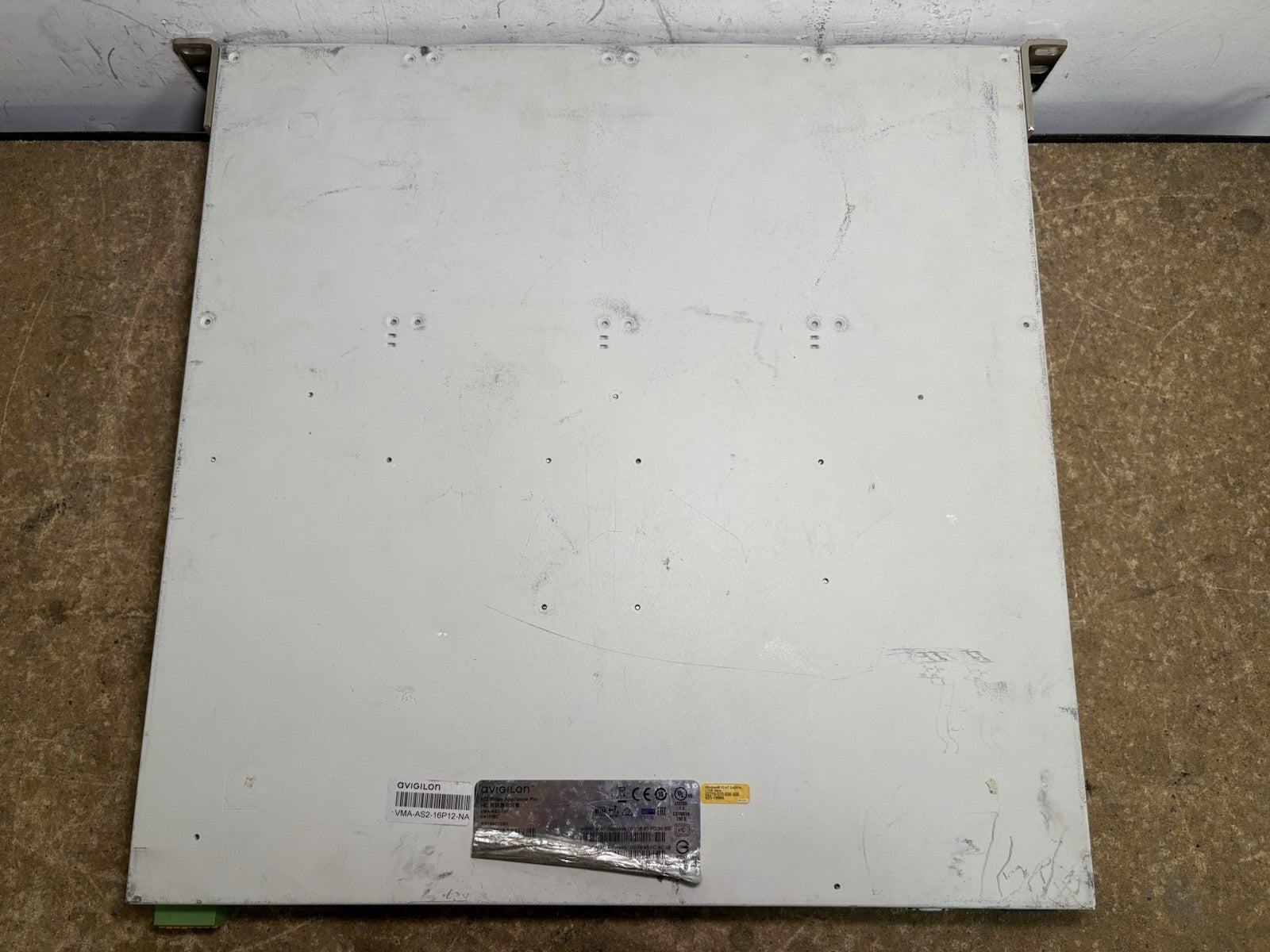 Avigilon HD Video Appliance Pro (VMA-AS2-16P12) *READ*