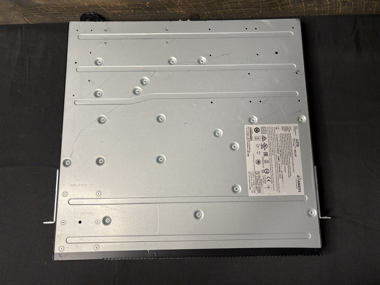 HP Aruba JL073A 3810M 24G POE+ 1-Slot Switch & 4-port stacking module *No PSU
