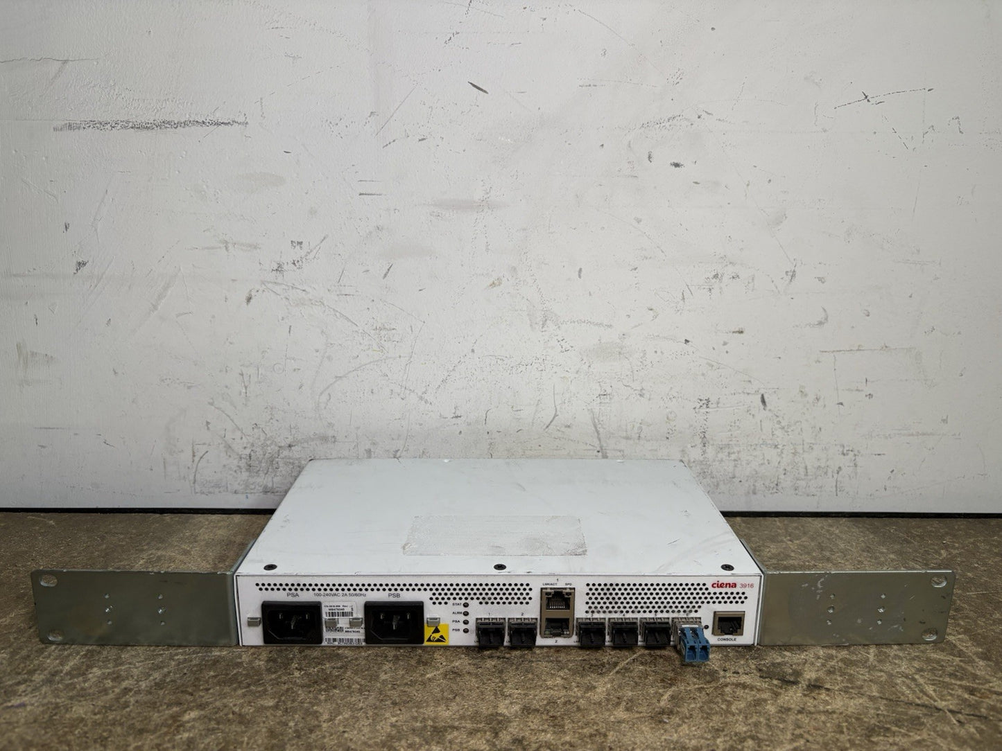 Ciena 3916 170-3916-906 Service Delivery Switch with Rack Mount