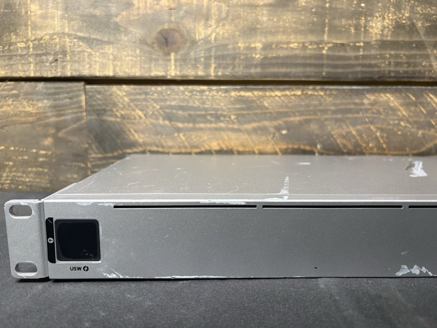 USW-24-POE Unifi 24 Ports PoE Ethernet Switch