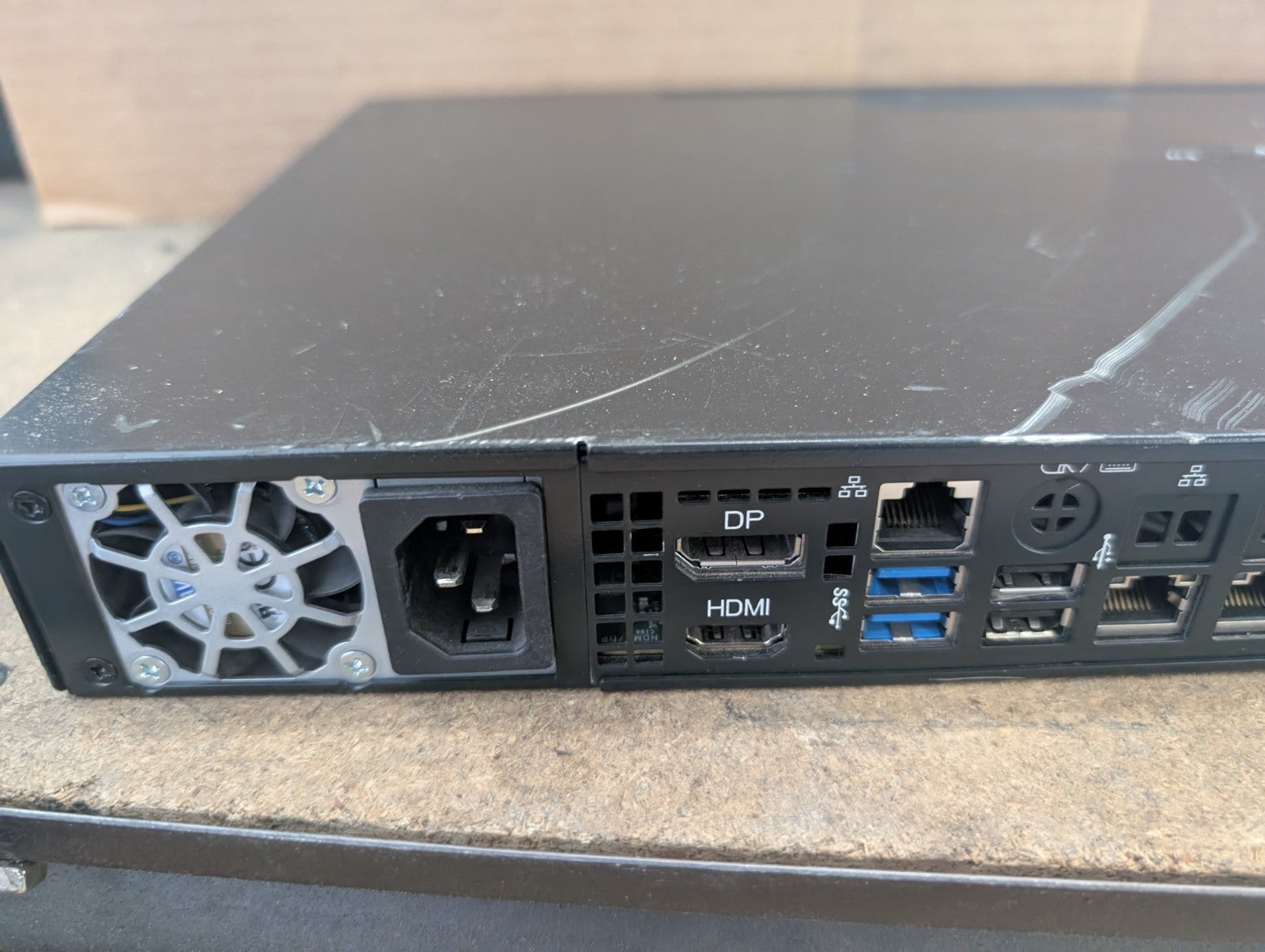 SuperMicro Server Intel Atom E3940 @ 1.6GHz 4GB RAM NO HD