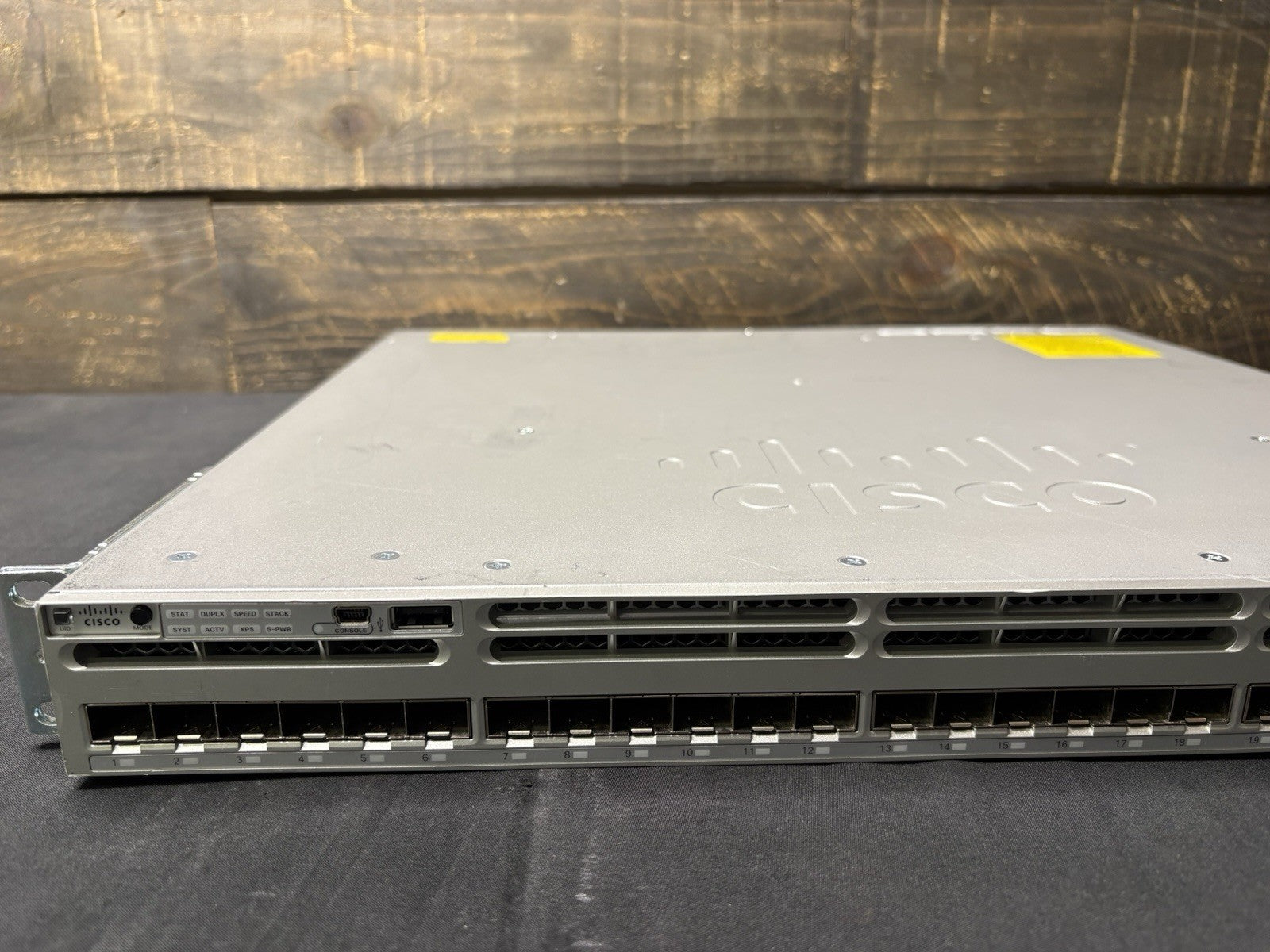 Cisco WS-C3850-24XS-E IP Base Switch 24 SFP+ Ethernet Ports 715WAC PWR
