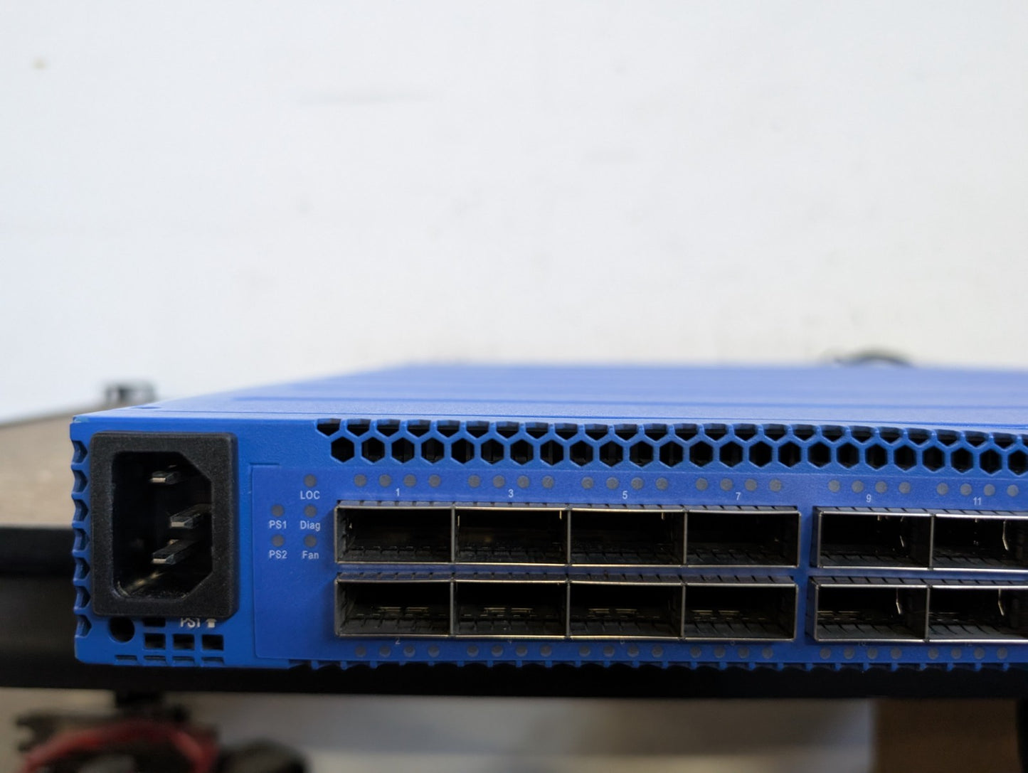 Edge-Core 7760-32X-A-AC-F 32-Port 100G Switch AS7760-32X W/Onie
