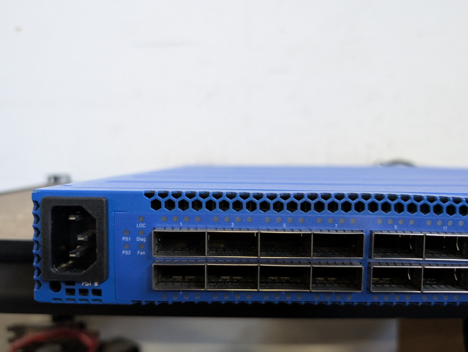 Edge-Core 7760-32X-A-AC-F 32-Port 100G Switch AS7760-32X W/Onie