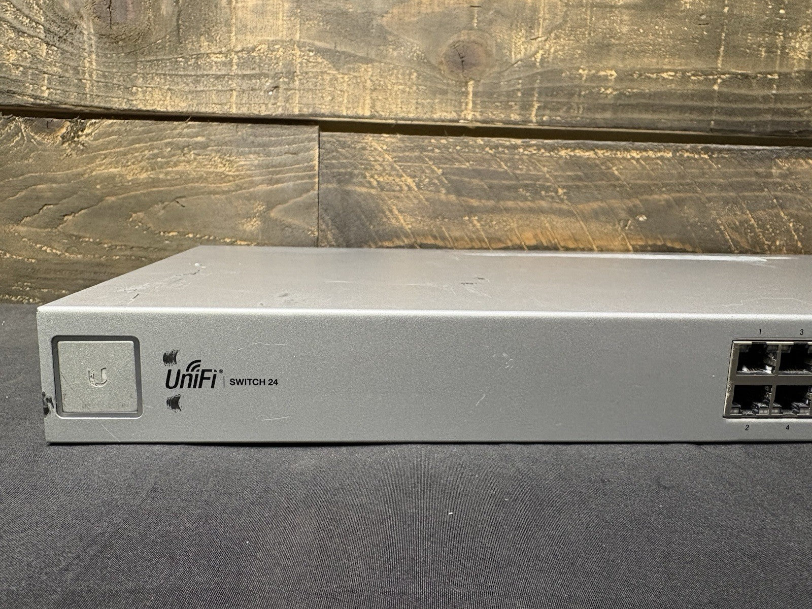 Ubiquiti Networks UniFi US-24 24 Ports Gigabit Ethernet Switch