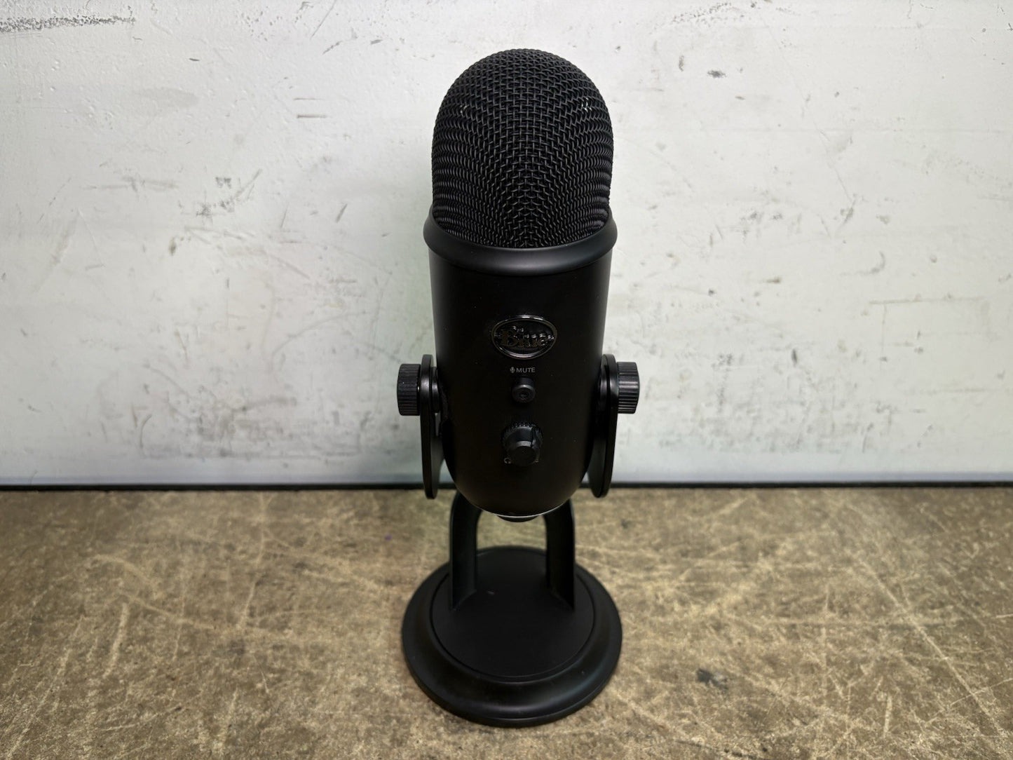 Blue Yeti USB Microphone 888-000322 Black