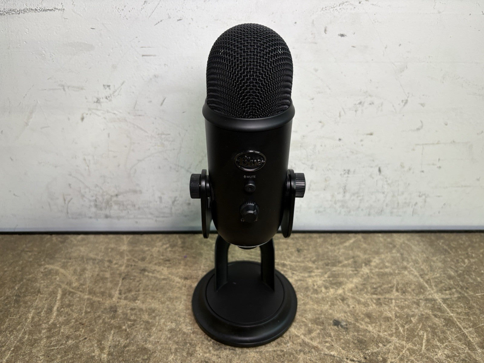Blue Yeti USB Microphone 888-000322 Black
