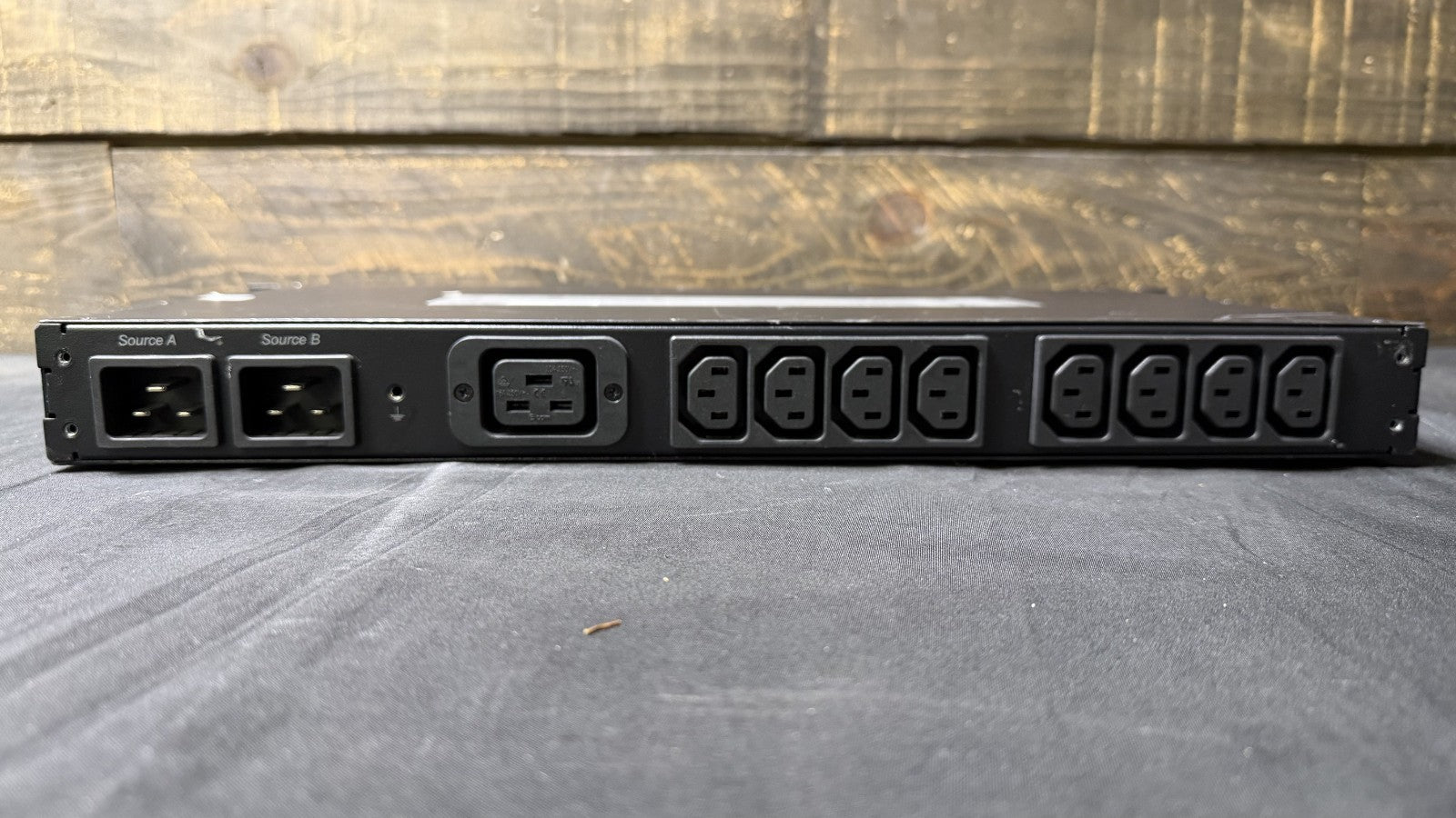APC AP4423A NetShelter Rack Automatic Transfer Switch