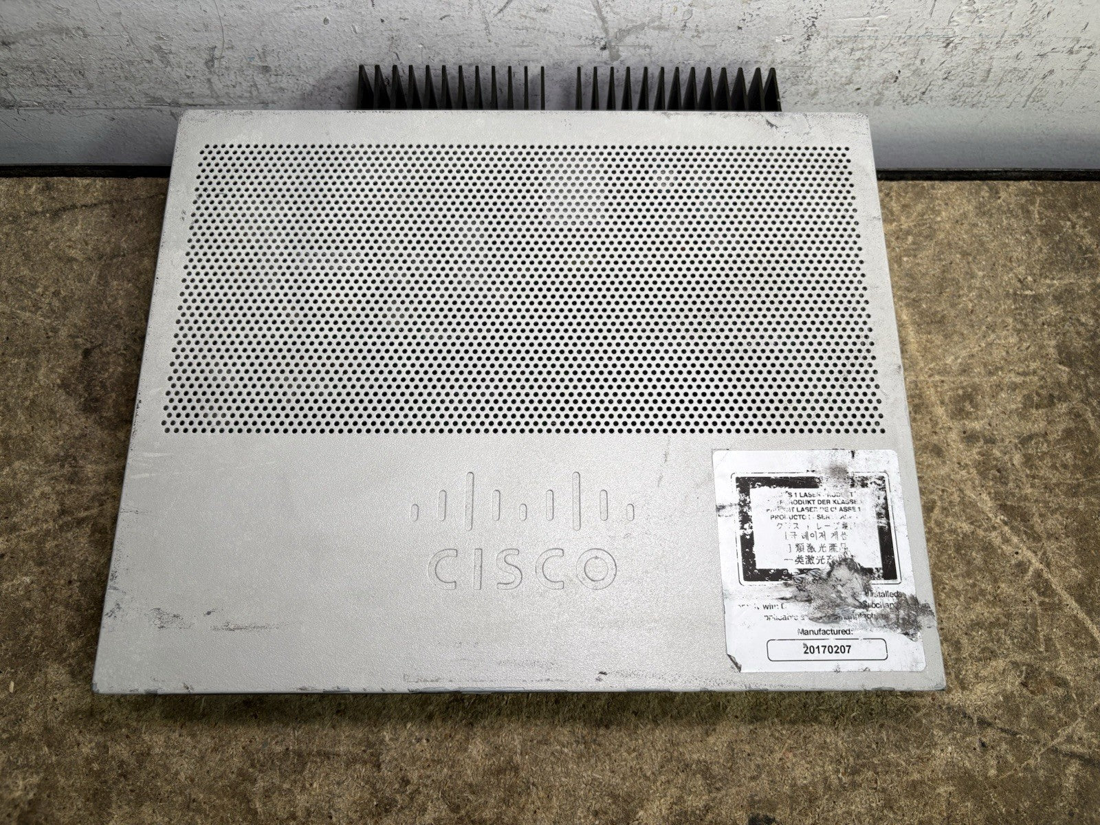 Cisco Catalyst 16-Port PoE+ Ethernet Switch WS-C2960L-16PS-LL *Cosmetic