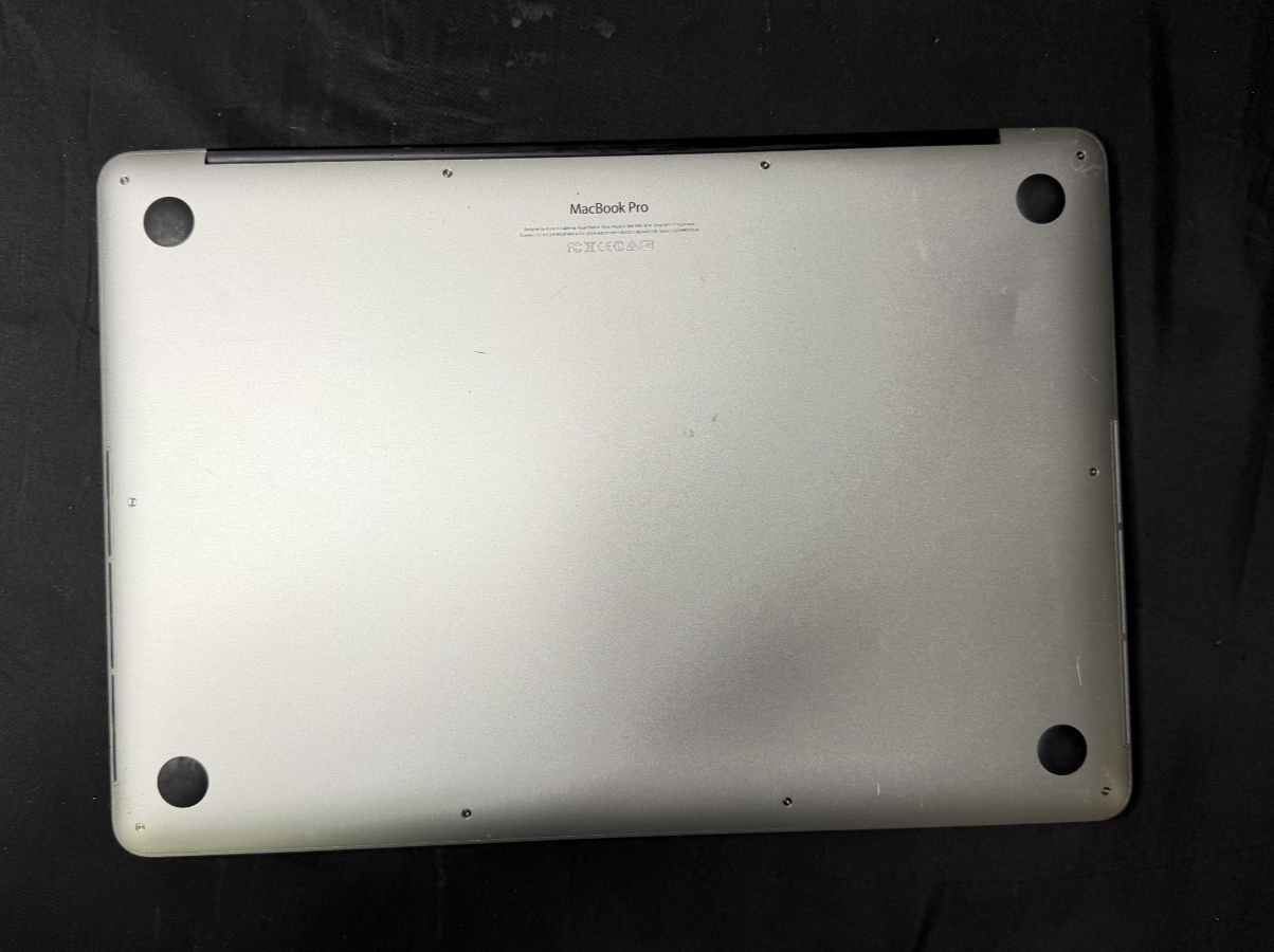 Apple MacBook Pro A1398 2013 15" intel core i7 8GB RAM 250GB SSD