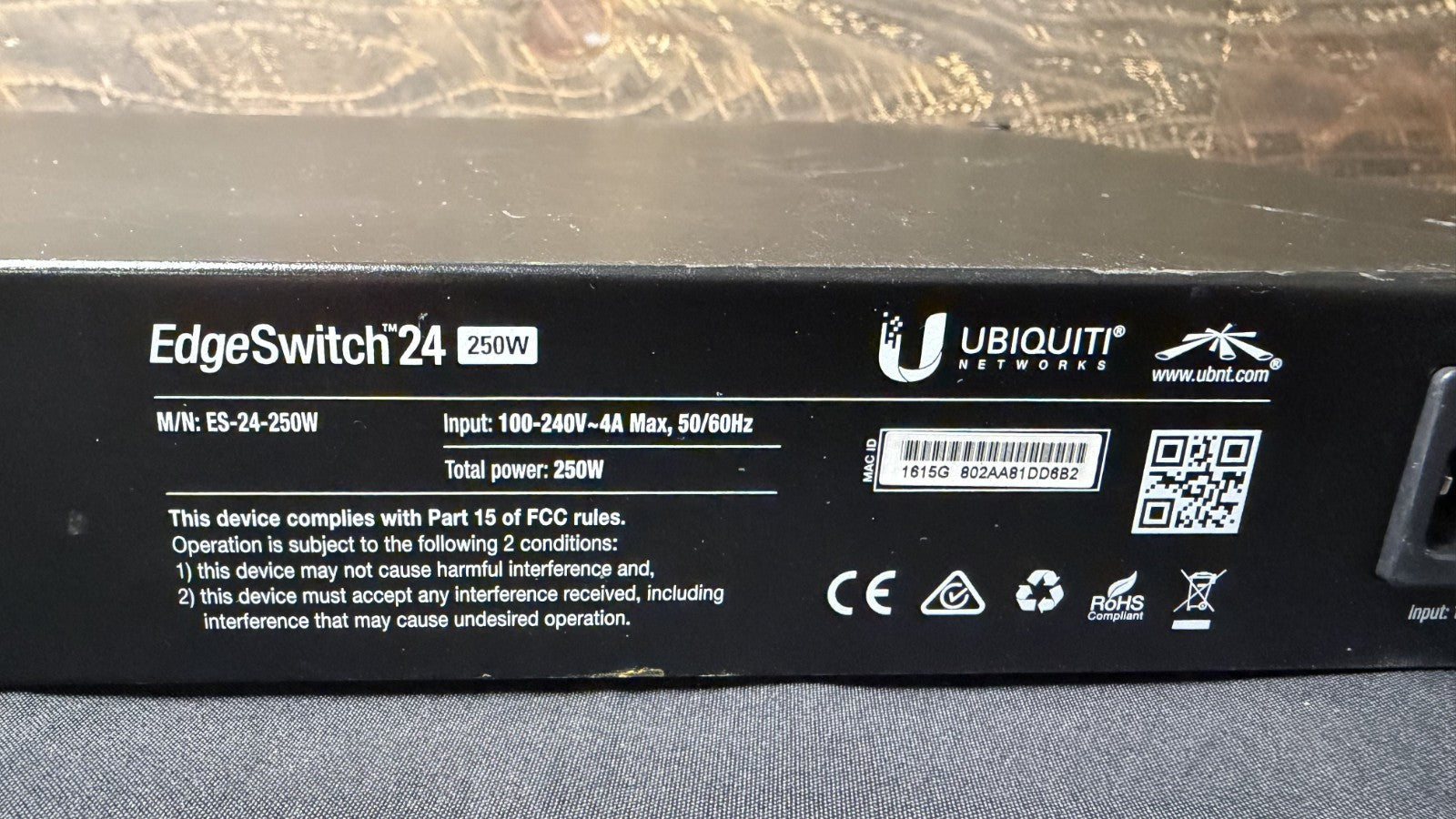 Ubiquiti Networks ES-24-250W 24 Port 250W EdgeSwitch *READ*