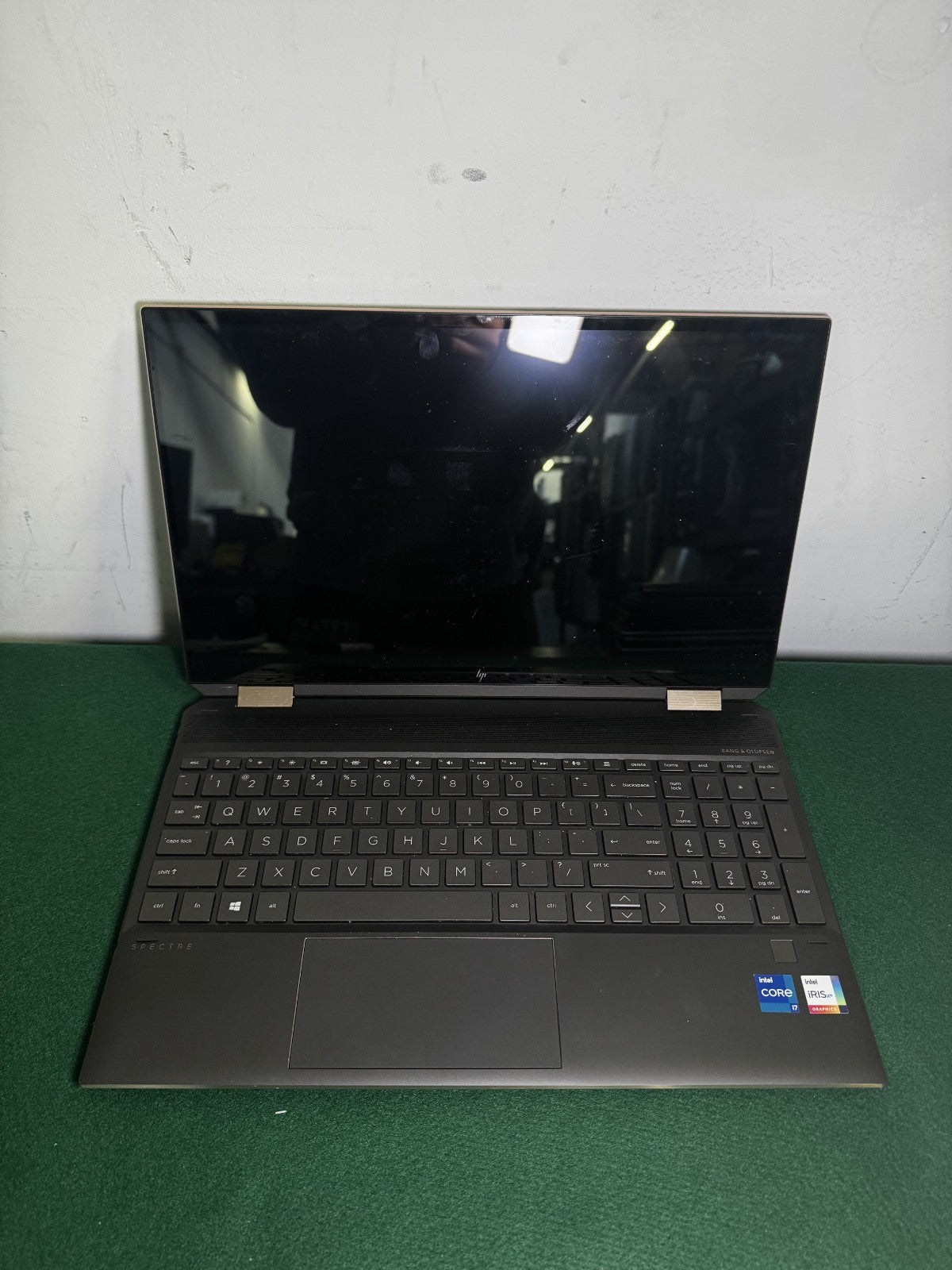 HP Spectre x360 15-EB1043DX 15.6" i7-1165G7 2.8GHz 16GB RAM 256 GB SSD *READ*