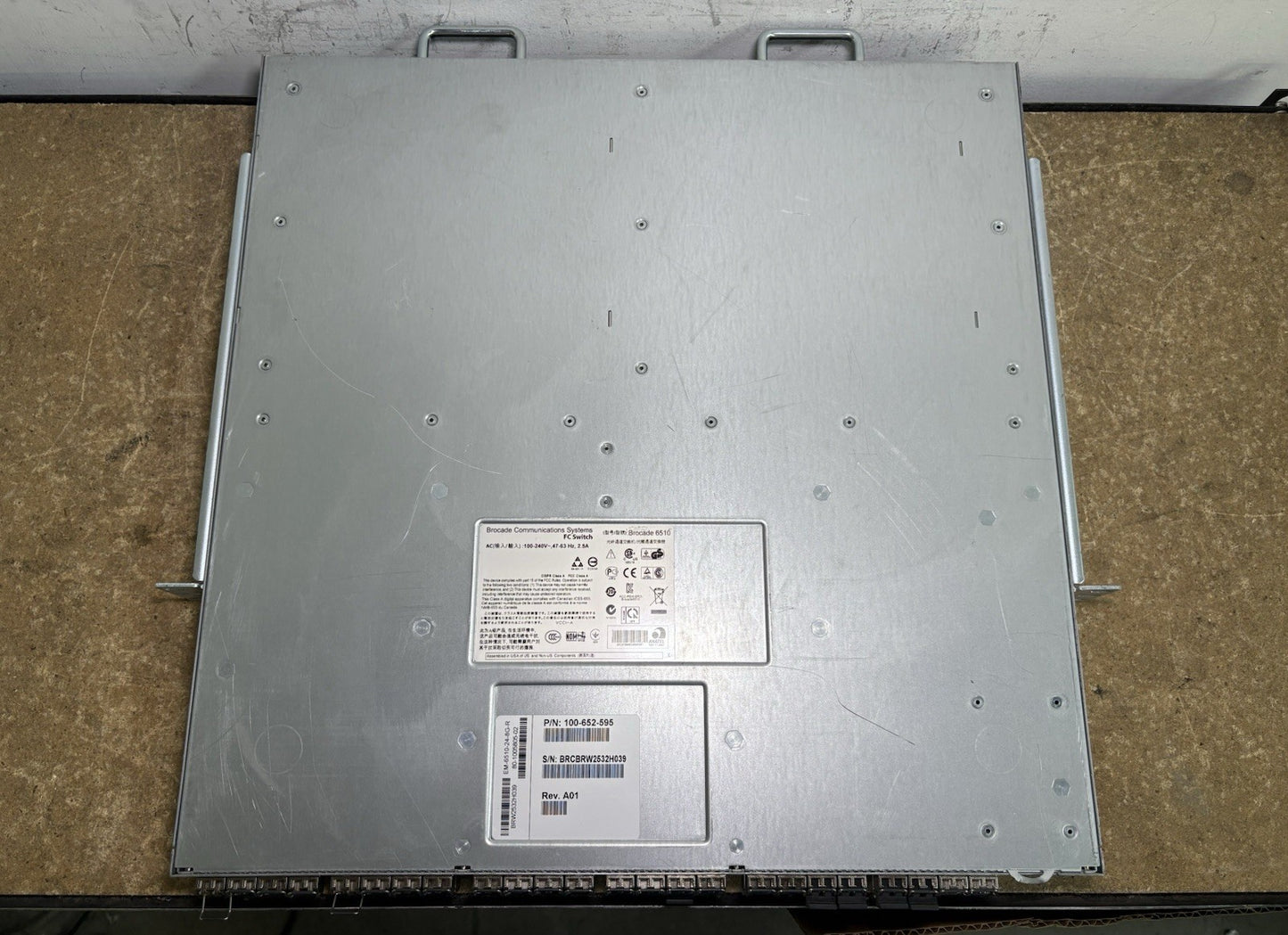 EMC Brocade DS-6510B 48x 8Gb SFP+ FC SAN Switch EM-6510-24-8G-R (48-Active)+Lic