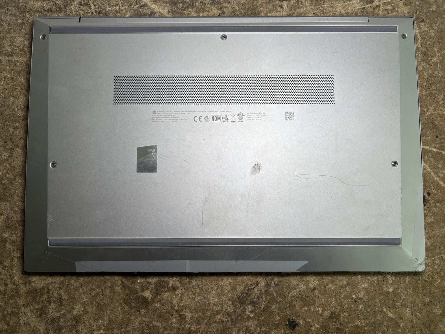 HP EliteBook 840 G8 14" Laptop i5-1135G7 @2.4GHz No RAM No HDD/Battery "Read"
