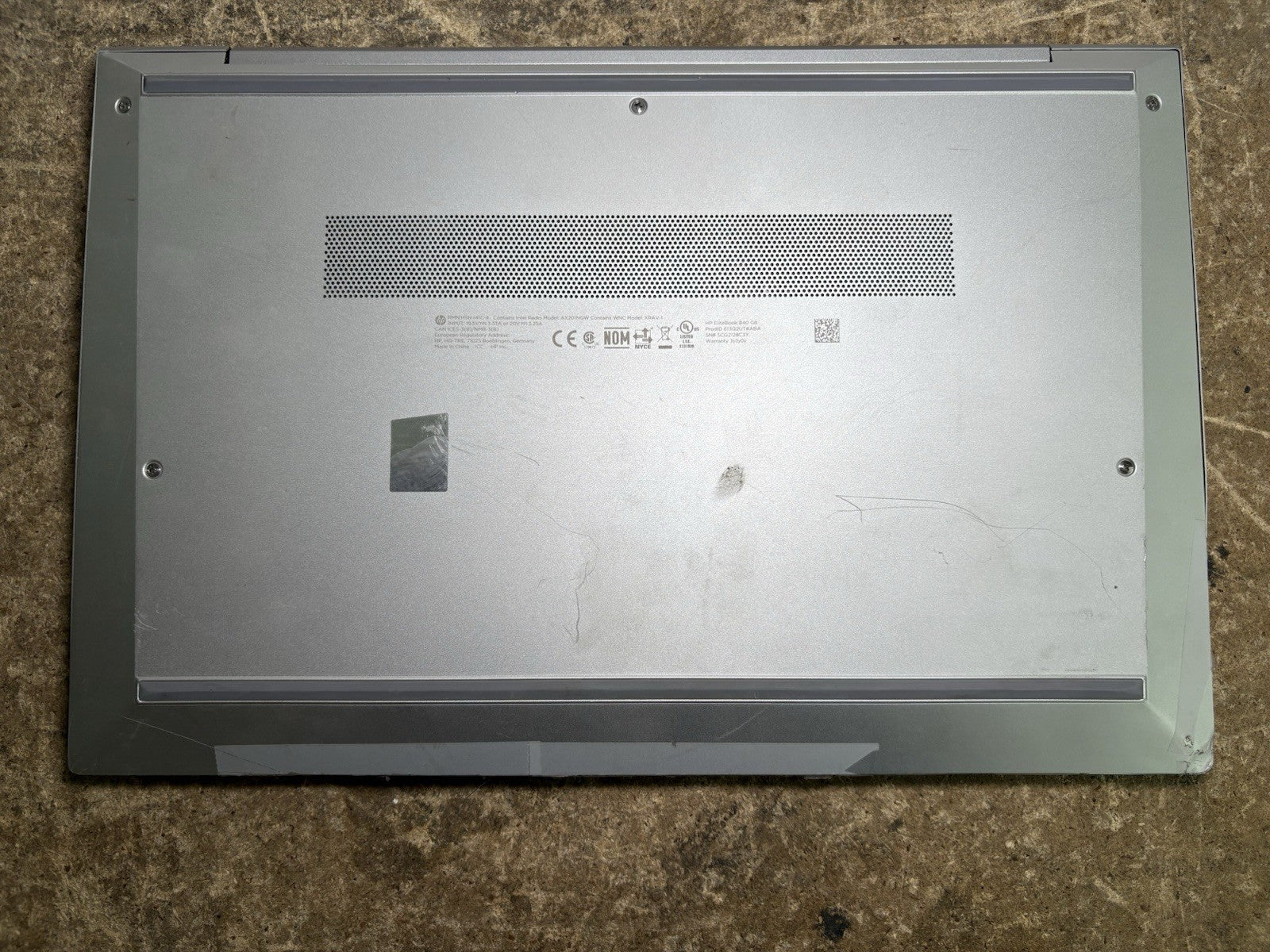 HP EliteBook 840 G8 14" Laptop i5-1135G7 @2.4GHz No RAM No HDD/Battery "Read"