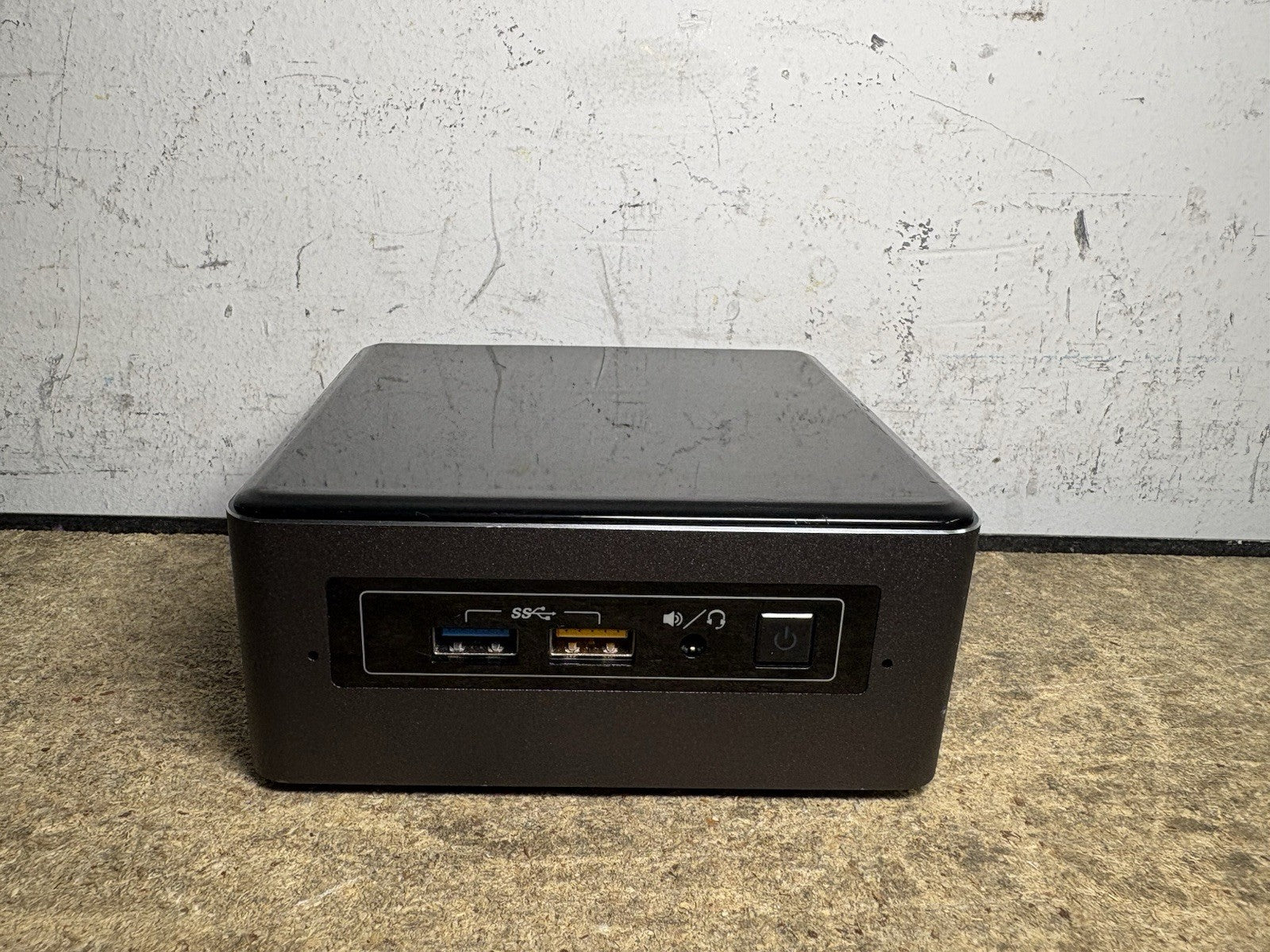 Intel NUC NUC7i3BNH Mini PC i3-7100U 2.4GHz CPU 8GB RAM 1TB SSD