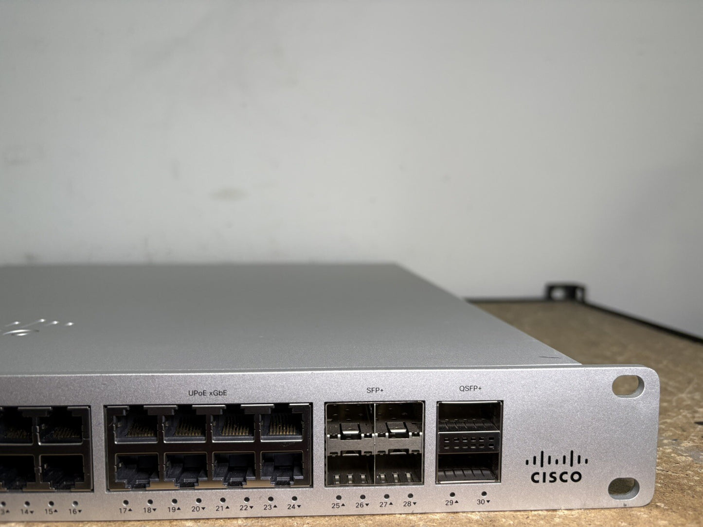 Meraki MS355-24X-HW UPoE 8-Port 10Gb UPoE 4xSPF+ 2xQSFP+ UNCLAIMED *No PSU/FANS