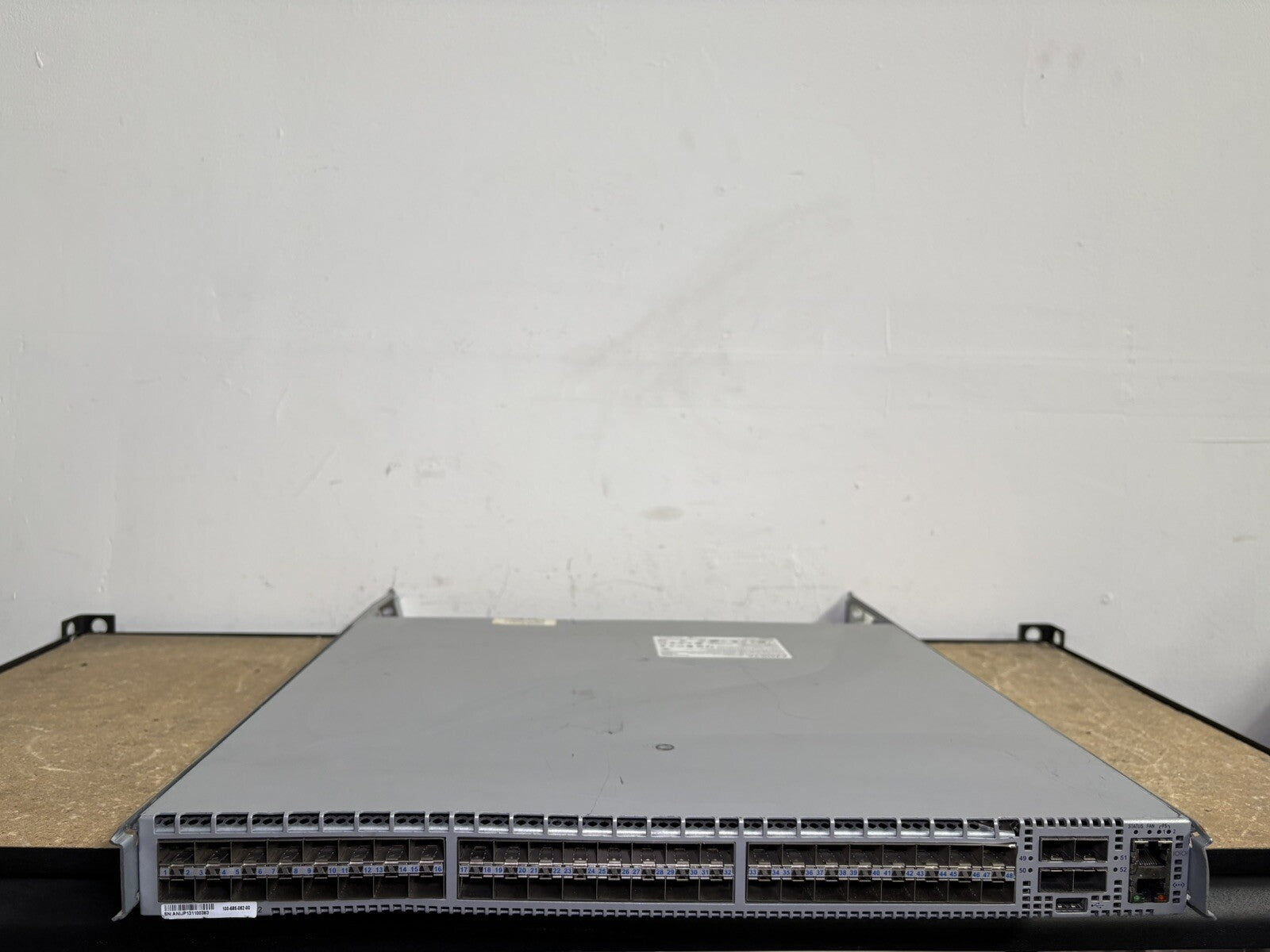 Arista DCS-7050S-52-R 52-Port 10GbE SFP+ Layer 3 Switch R-F Airflow Dual PSU