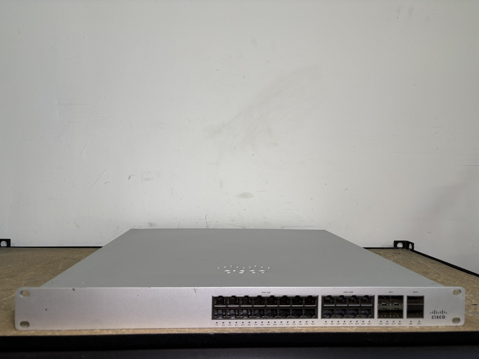 Meraki MS355-24X-HW UPoE 8-Port 10Gb UPoE 4xSPF+ 2xQSFP+ UNCLAIMED *No PSU/FANS