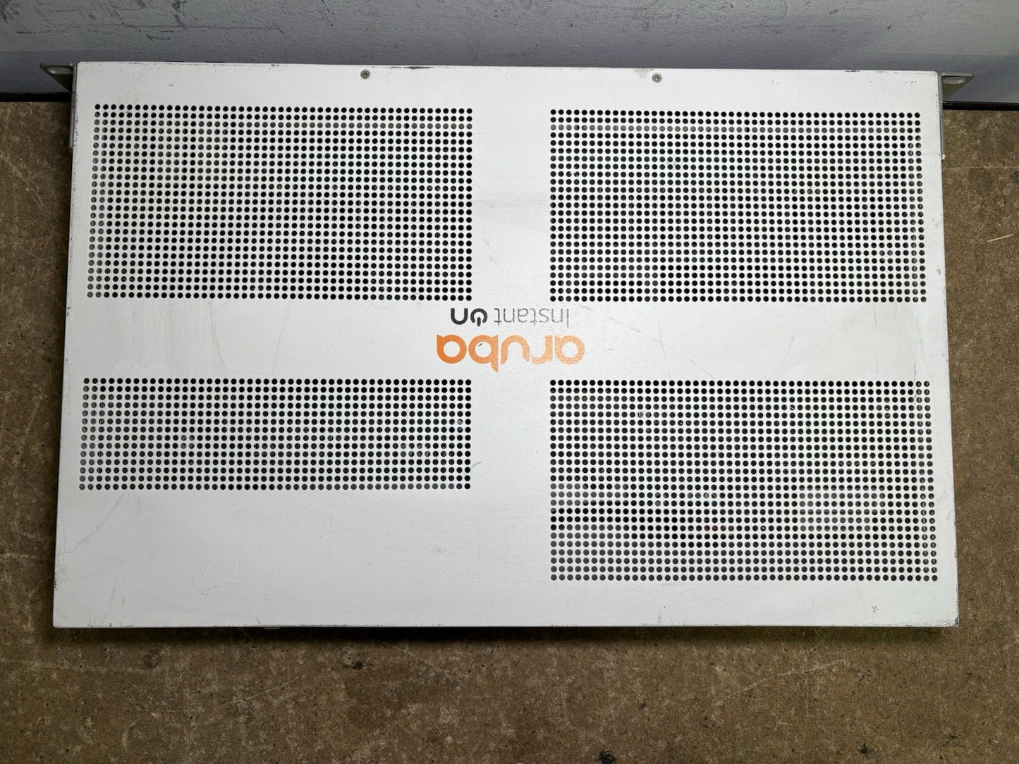 JL685-60001 aruba Instant On 48p 1G base-t / 4p 10G SFP+ 1930 switch (JL685A)