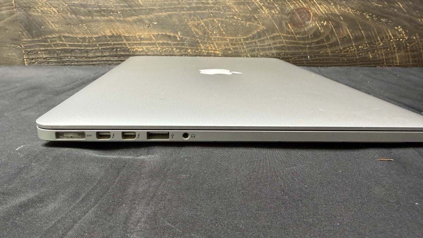 Apple MacBook Pro A1398 2013 15" intel core i7 8GB RAM 250GB SSD