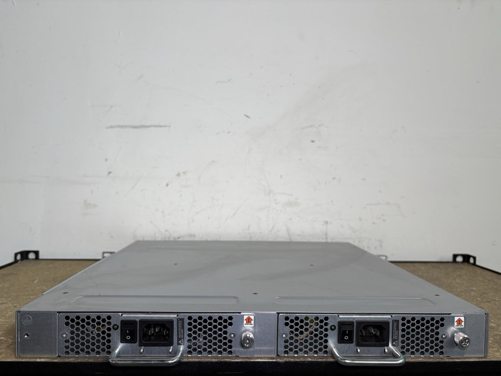 EMC Brocade DS-6510B 48x 8Gb SFP+ FC SAN Switch EM-6510-24-8G-R (48-Active)+Lic