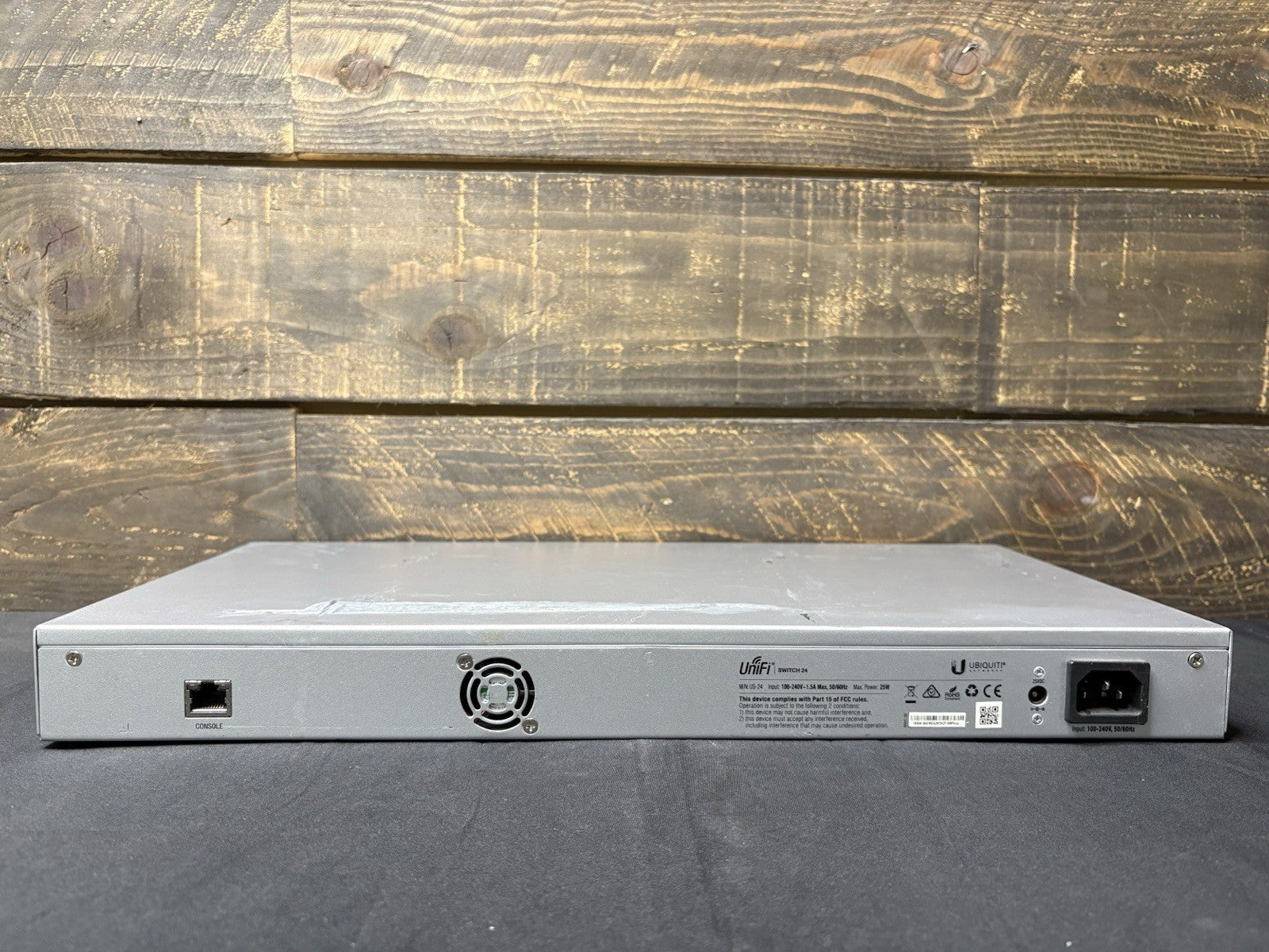 Ubiquiti Networks UniFi US-24 24 Ports Gigabit Ethernet Switch
