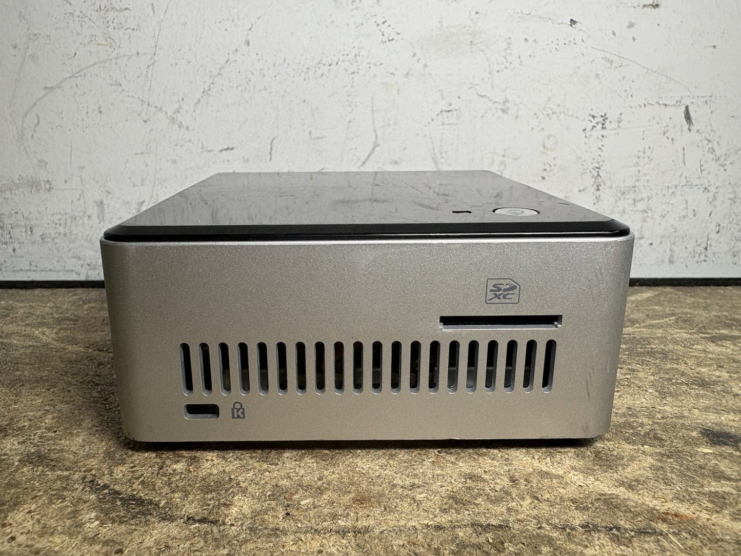 INTEL NUC5CPYH COMPACT MINI-PC HD CELERON N3050 4GB Ram 128 SSD