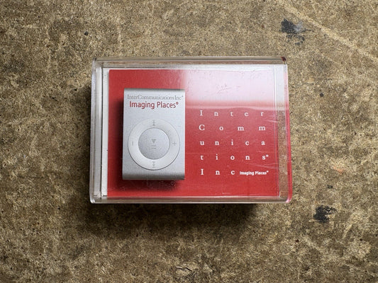Apple 1GB 2nd Generation iPod Shuffle MB225LL/A Model A1204 New Sealed