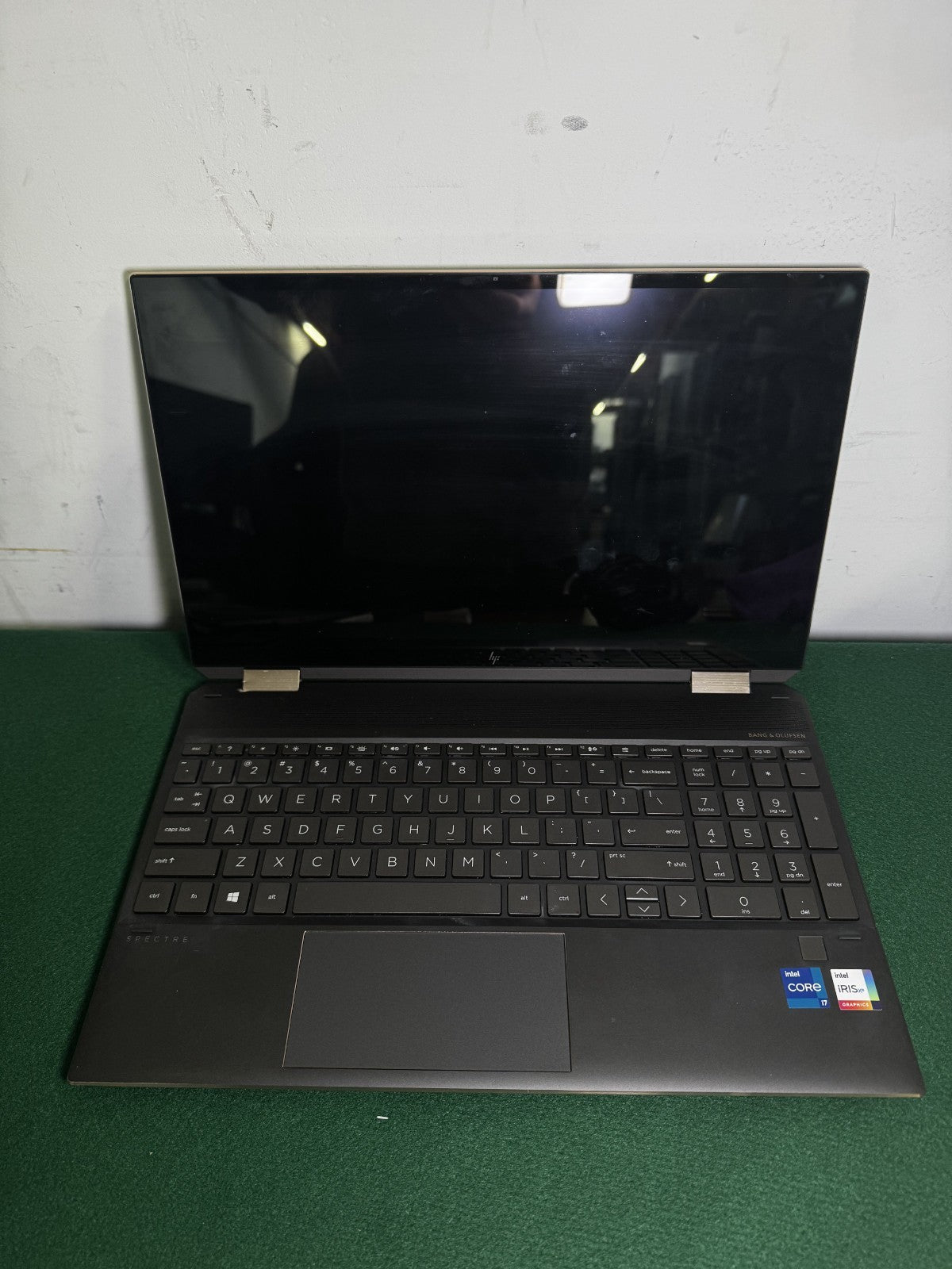 HP Spectre x360 15-EB1043DX 15.6" i7-1165G7 2.8GHz 16GB RAM 256 GB SSD *READ*