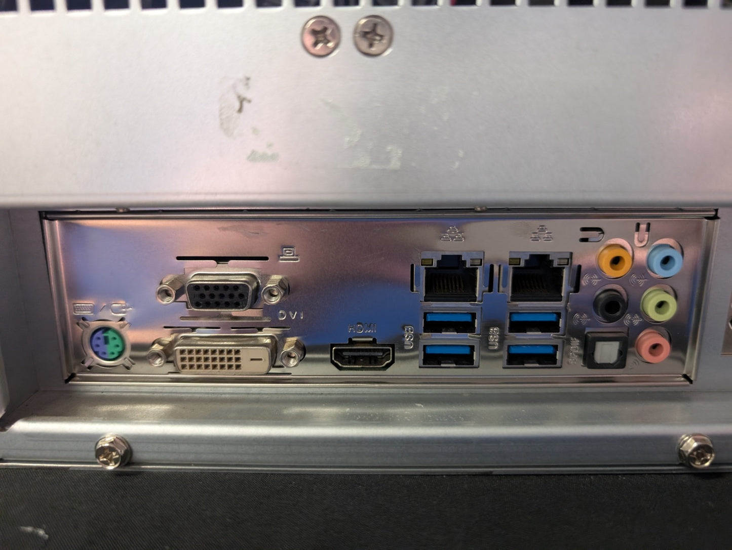 exacqvision ip08-96t-r4zl 4U recorder with 8 IP licenses NO HDD