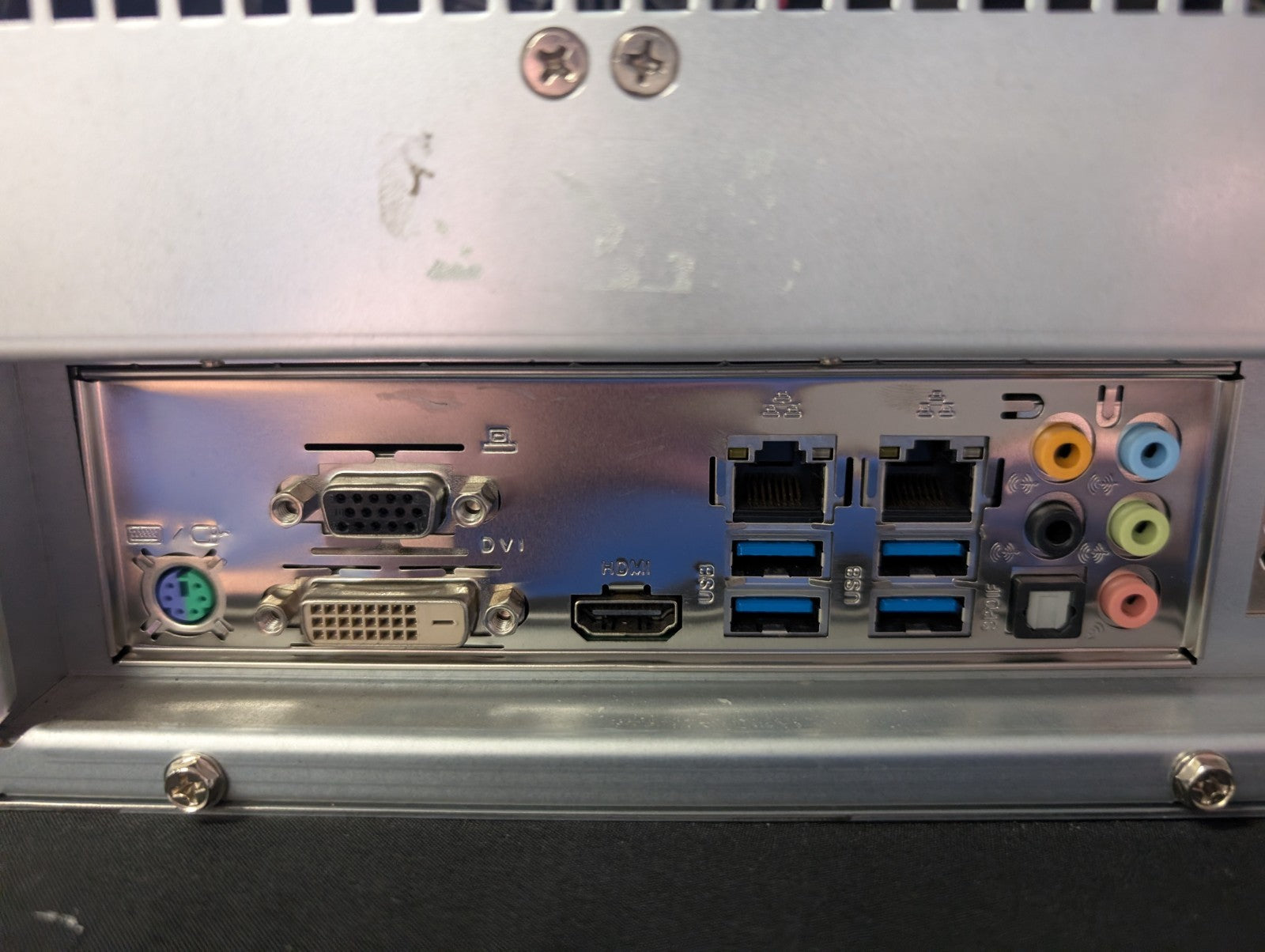 exacqvision ip08-96t-r4zl 4U recorder with 8 IP licenses NO HDD