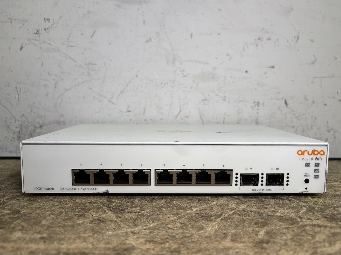 HPE Aruba JL680A Instant On 1930 8-Port GE Smart Switch 8G 2SFP